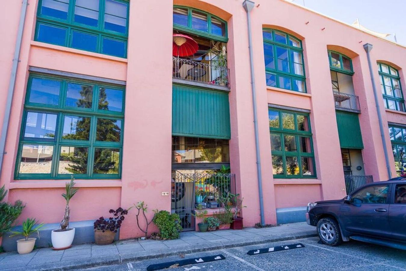 West End Warehouse Historical Opposite Beach Фриментъл Екстериор снимка